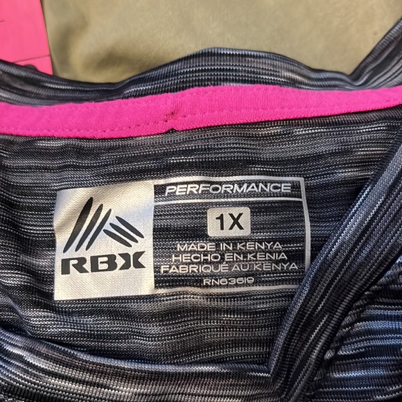 5/25 never used only tried on once, reebox black 1X dri fit shirt super soft - Picture 6 of 8